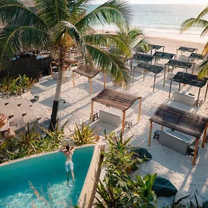 hotel-maxanab-tulum.allrivieramayahotels.com/